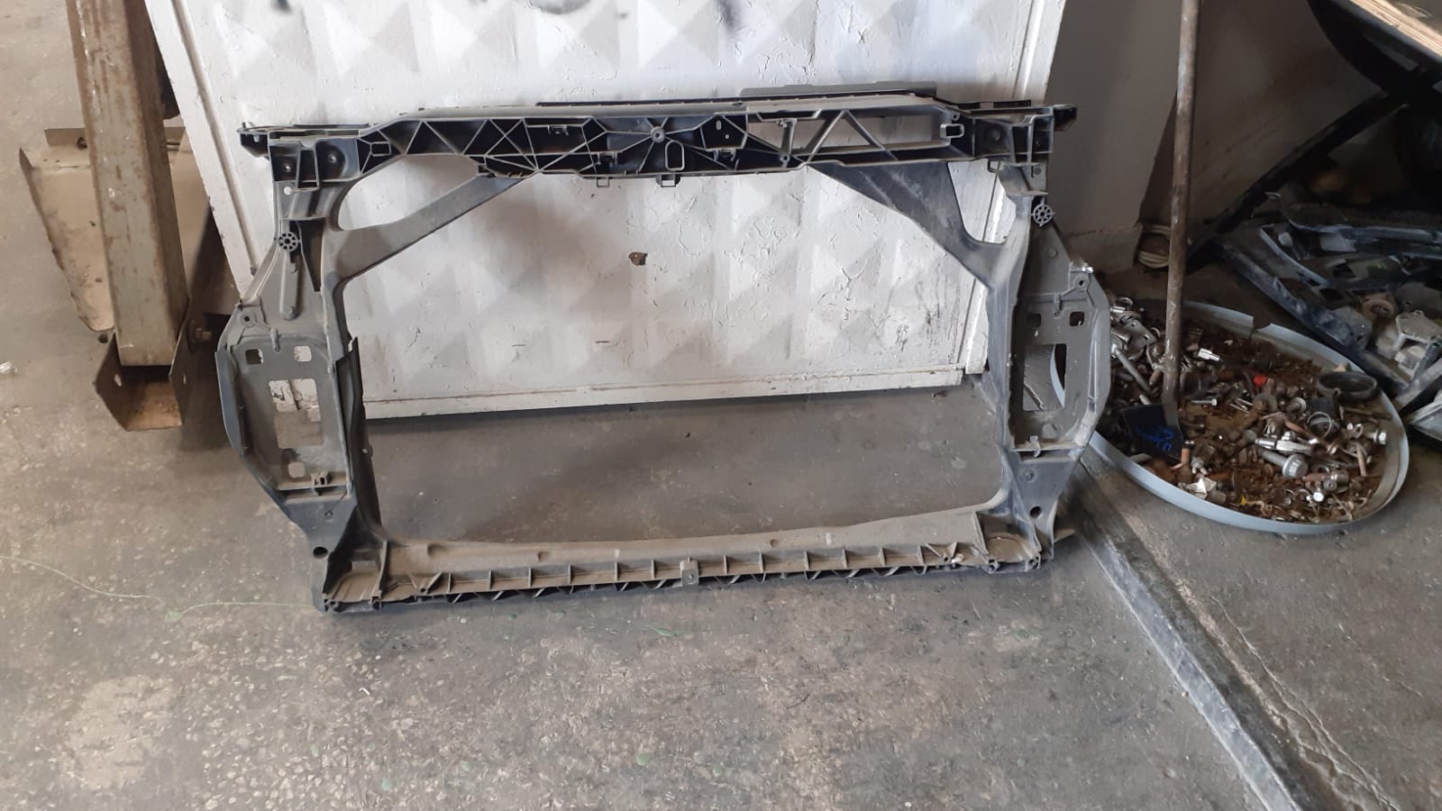 Audi q3 ön panel